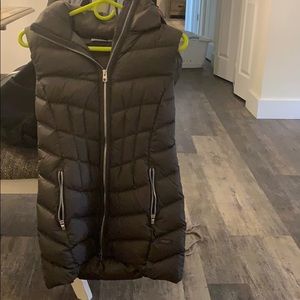 Athleta Hunter Green Puffer Vest